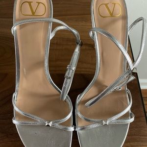 ROCKSTUD STRAPY SANDAL 39